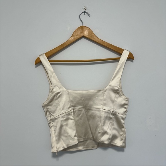 Aritzia Wilfred Shine Bustier in Cream Colour - Picture 2 of 5